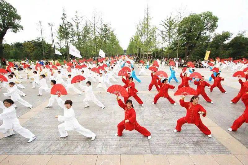 雷竞技RAYBET全民健身日 热炼盛夏全民出击(图3)