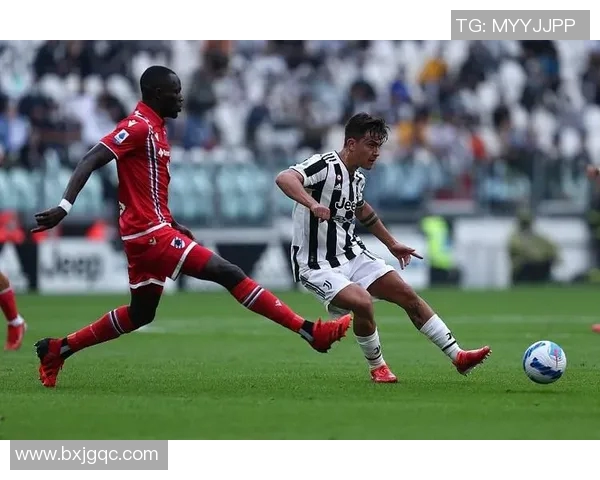 尤文图斯与罗马激战正酣双方争夺关键三分的精彩对决